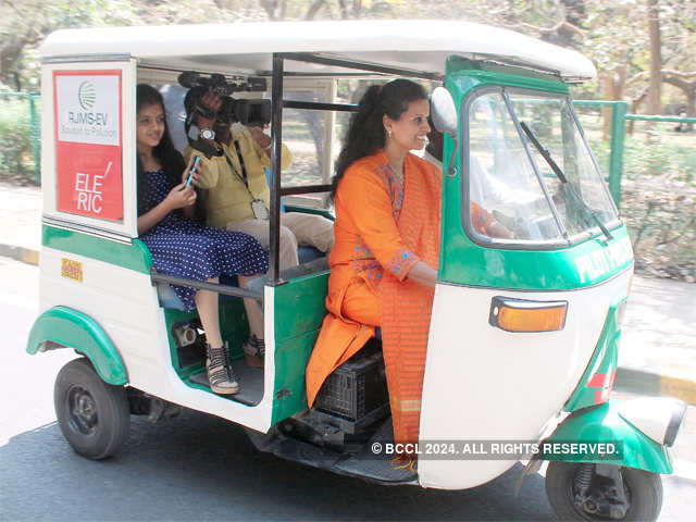 Solar e on sale rickshaw price