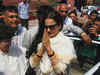 Actress Rekha lays seige on Congress's 'war room' at 15 Gurudwara Rakabganj Road