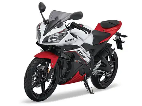 2016 model r15