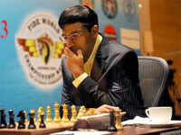 Viswanathan Anand draws with Hikaru Nakamura, stays joint third in Norway -  The Economic Times