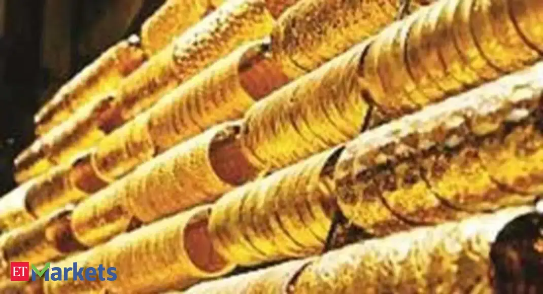 Gold prices fall to rs 29 325 per 10 gm in futures trade the economic 