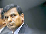 Raghuram Rajan delivered like MS Dhoni in policy review
