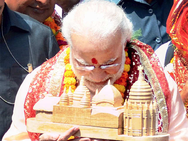 PM Modi visits Kamakhya Temple