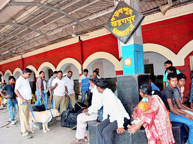 Bomb scare at Kharagpur Railway Station