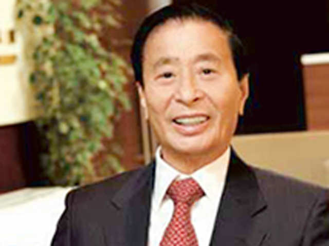 Lee Shau-kee - World's top 5 real estate tycoons | The Economic Times
