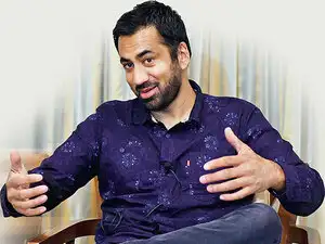 Kal Penn missed riding an autorickshaw through the busy streets of Delhi this time — like he did in a colourful video that went viral in the winter of 2015. Kal Penn missed riding an autorickshaw through the busy streets of Delhi this time — like he did in a colourful video that went viral in the winter of 2015.