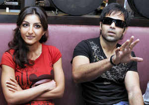 Tum Mile: Movie Review - The Economic Times