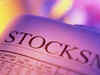 Stock buying, selling recommendations by experts
