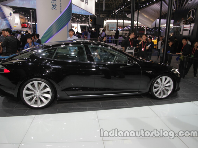 Uitwerpselen Loodgieter sigaar Tesla Model S – USA Prices - Tesla showcases Tesla Model S (facelift) at  Auto China 2016 | The Economic Times