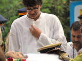 Karkare's son performing the rites