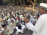 Delhi siege: Farmers' protest against low sugarcane prices