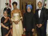 Manmohan Singh and his wife welcomed at the White House