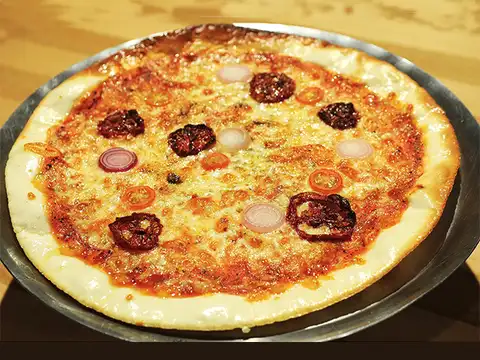 Enjoy pizzas and burgers in trains