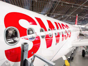 Choicest pics: SWISS Bombardier CS100 gets 'baptised'