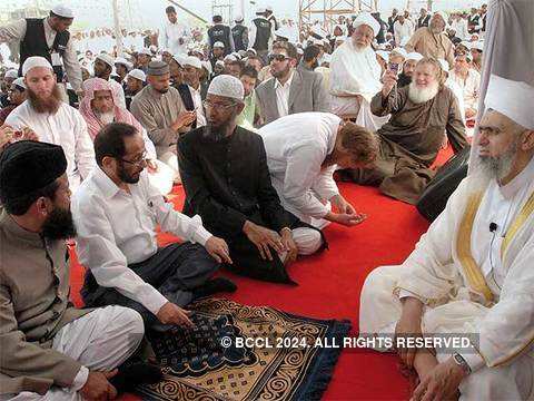 Muslims protest against Zakir Naik
