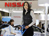 Honda's personal transport assistance robot 'Winglet'