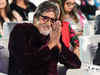 Fan scales wall of 'Jalsa' to sing Bhojpuri song for Big B!