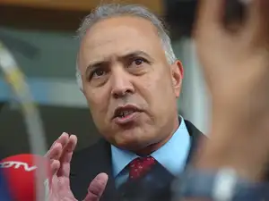 Sarin served as the chief executive officer of Vodafone Group from 2003 to 2008, and was the driving force behind growing the data and internet businesses globally. Sarin served as the chief executive officer of Vodafone Group from 2003 to 2008, and was the driving force behind growing the data and internet businesses globally.