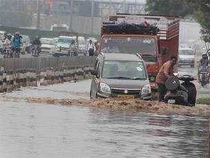 Rain brings Delhi to a complete stop