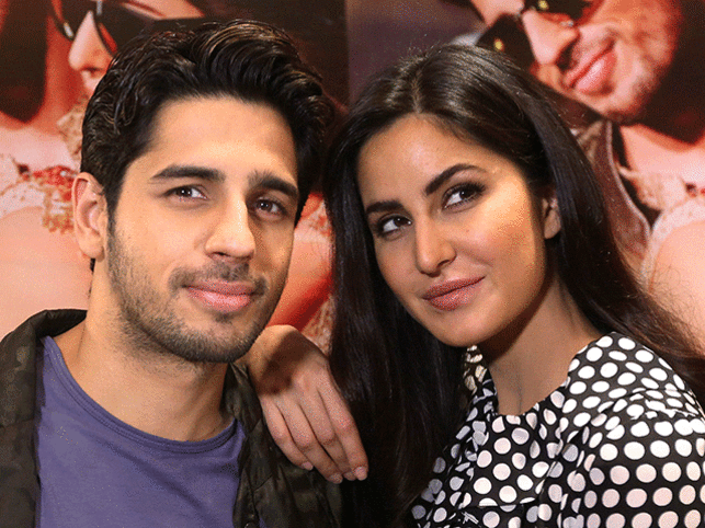 Katrina Kaif: Katrina Kaif, Sidharth Malhotra offloaded from AI plane