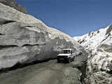 A car on Srinagar highway