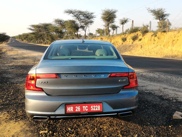 Volvo S90: Putting Up A Bountiful Front