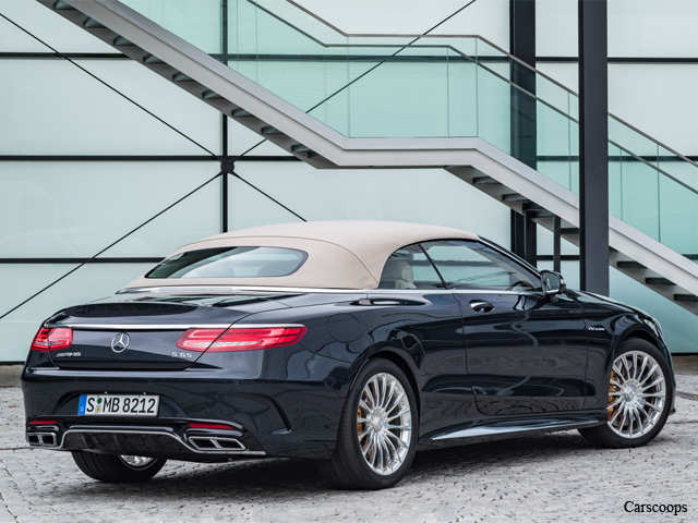The C300 and S500 Cabriolet get a fabric roof