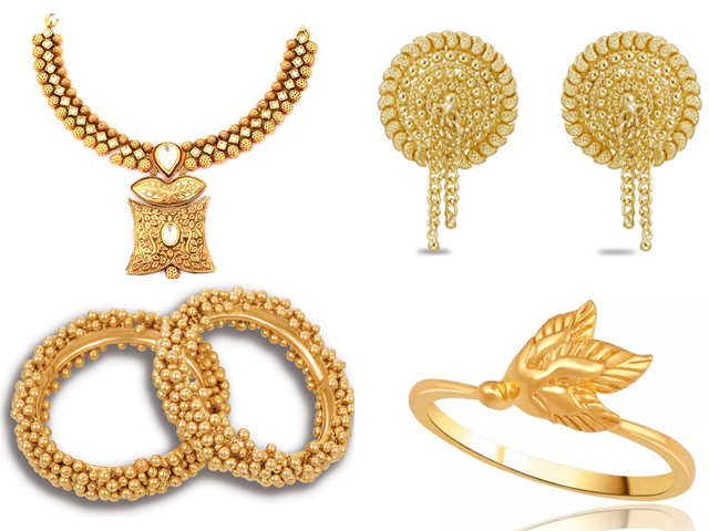 22KT gold earrings from Tanishq - This 