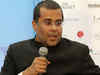 How Chetan Bhagat reacted to demonetisation of currency notes