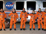 Endeavour crew going to board pad 39-A