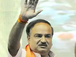 GST bill has first to come through GST council and via finance ministry. I cannot just now predict on the shape of the bill, colour of the bills, said Ananth Kumar. GST bill has first to come through GST council and via finance ministry. I cannot just now predict on the shape of the bill, colour of the bills, said Ananth Kumar.