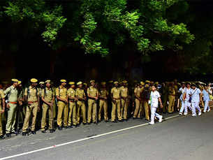 Chennai on edge as CM Jayalalithaa battles for life
