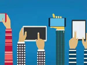 Though numbers of exclusive launches for Amazon and Flipkart was the same during the third quarter, but hero models like Redmi 3S Prime, Moto E3 Power, Redmi 3s on Flipkart helped it regain market share. Though numbers of exclusive launches for Amazon and Flipkart was the same during the third quarter, but hero models like Redmi 3S Prime, Moto E3 Power, Redmi 3s on Flipkart helped it regain market share.