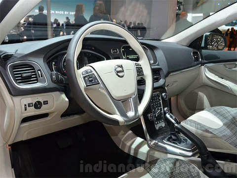 New Volvo V40 launched at Rs 25.49 lakhs - Price