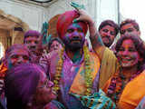 Navjot Singh Sidhu celebrates Holi in Amritsar