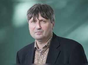 Simon-Armitage-AP