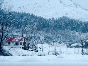Kashmir Valley Cut Off Due To Fresh Snowfall The Economic Times