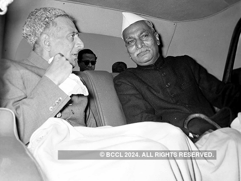 1964 Press Photo Premier Nehru India Look Republic Day Parade New Delhi  Attend, First Republic Day Year