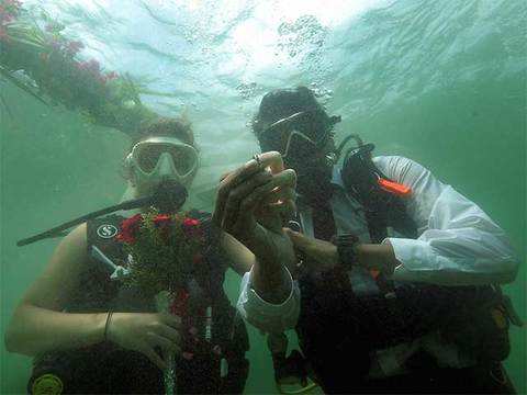 First undersea wedding in India