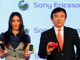 Kareena launches Sony Ericsson phones