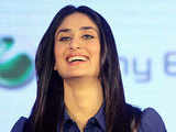 Kareena launches Sony Ericsson phones