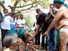 Prakash Raj, Vishal meet TN farmers protesting at Jantar Mantar