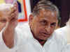 Mulayam hits out at Akhilesh, says 'one who can ditch his father, can never be loyal to anyone'