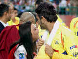 Preity Zinta and Dhoni at an IPL-3 match