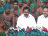 Palaniswami meets grief-stricken TN farmers protesting at Jantar Mantar