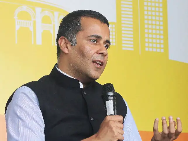 One Indian Girl Chetan Bhagat Accused Of Plagiarising This Could Be A Misunderstanding And Am Sure Will Clarified As What Is Being Suggested
