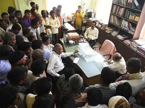 Frustrated staff gheraoes seniors