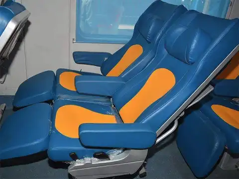 Recliner seats