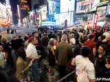 Bomb scare shuts down New York's Times Square