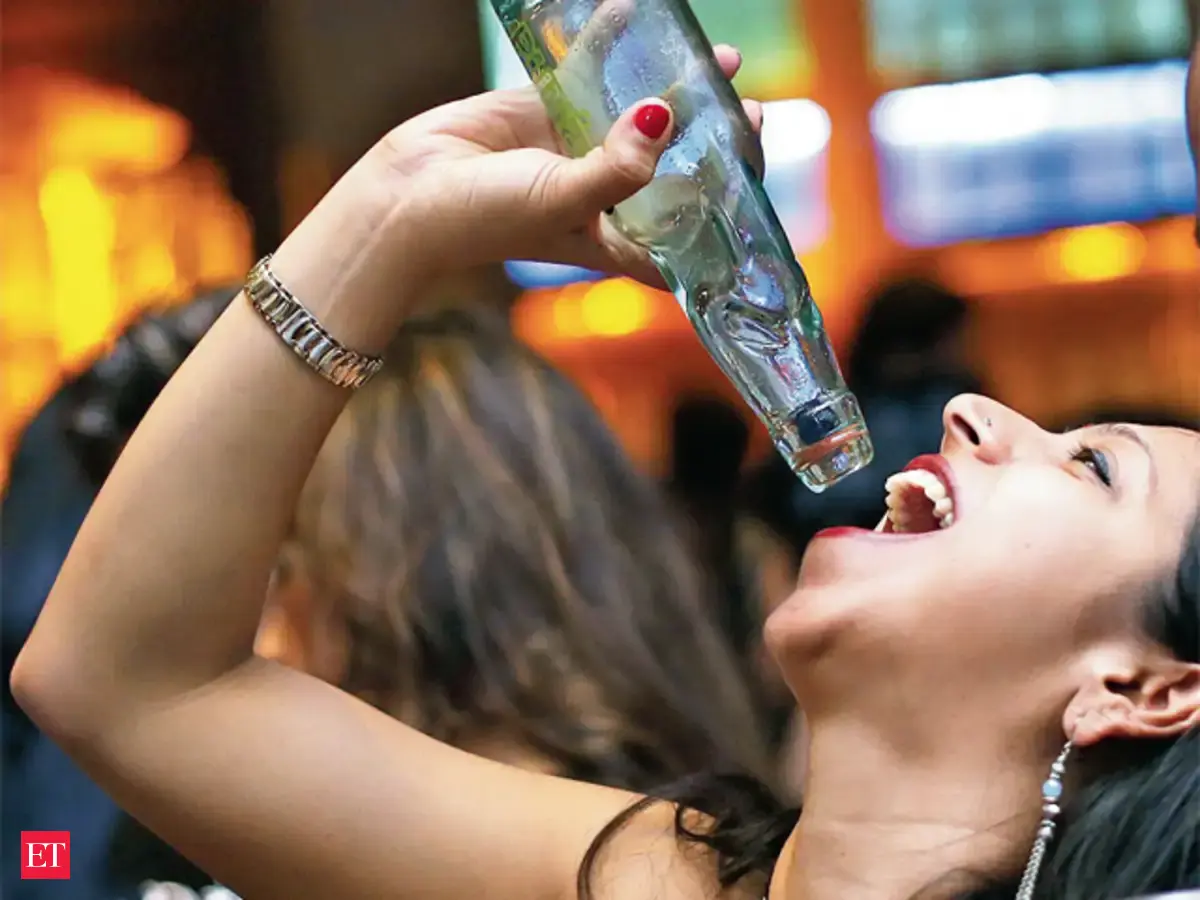 Bars and pubs growing faster than cafes - The Economic Times